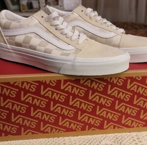 NEW Vans Sneakers